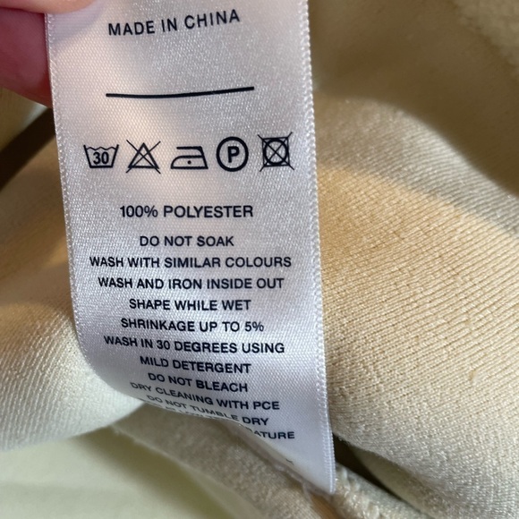 𝅺NN07 NIL 3441 RELAXED FLEECE VEST in cream - Picture 13 of 14